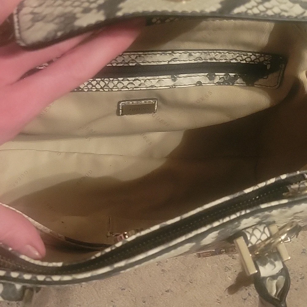 Guess python print purse - Picture 3 of 4